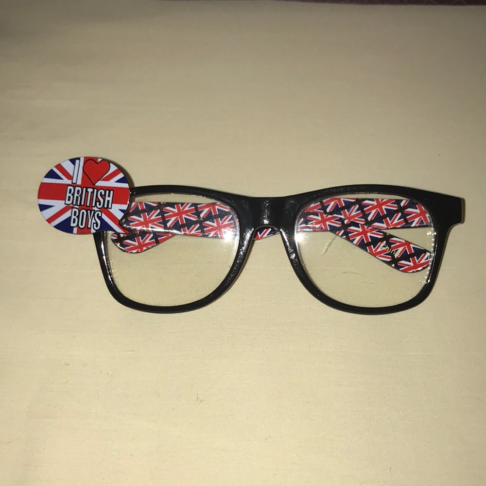 **FINAL PRICE** I ♥️ British Boys glasses